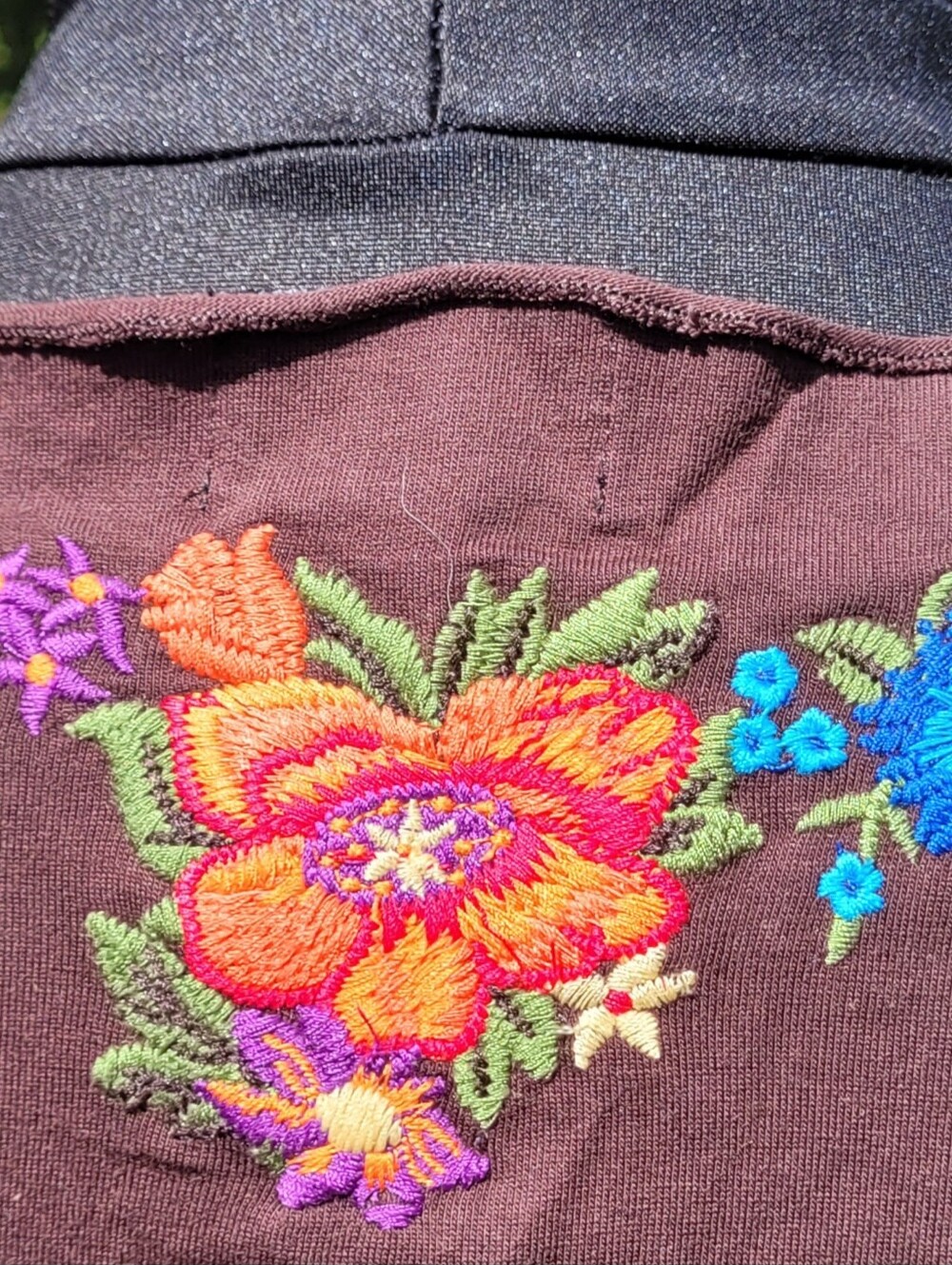 Embroidered V-Neck NY Collection ❤️ Size XXL Beautiful!! Like New - Picture 5 of 9